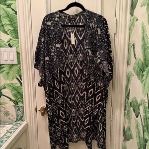 Anthropologie Black and White Patterned kimono/duster